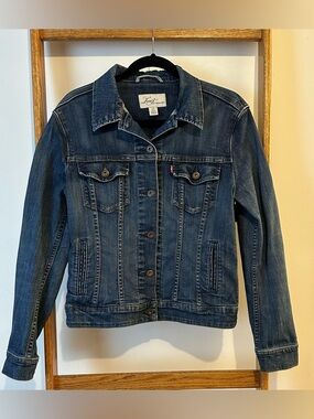 Levi’s Women's Classic Dark Blue Denim Jacket